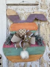 Load image into Gallery viewer, Shiplap Bunny Door Hanger

